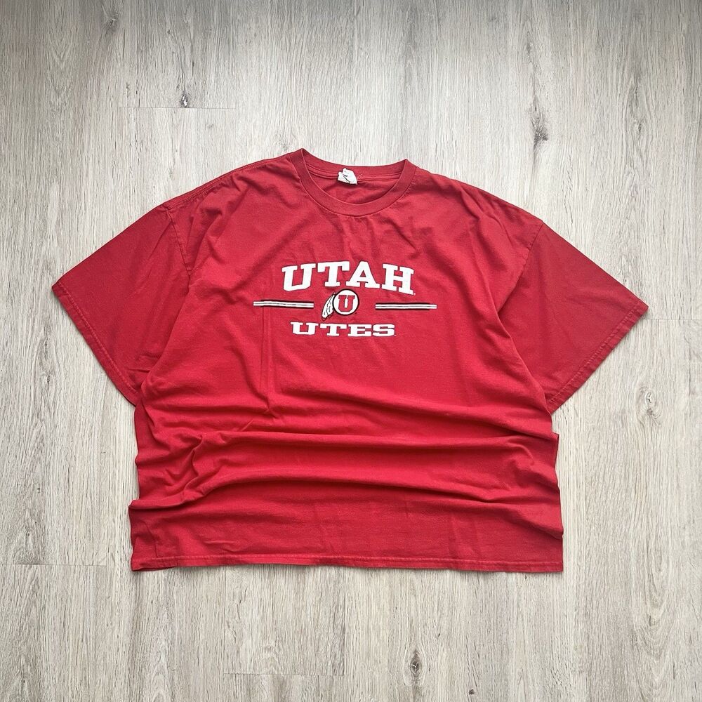 University of Utah Utes Red Graphic T-Shirt Men’s 2XL NCAA Logo College Tee